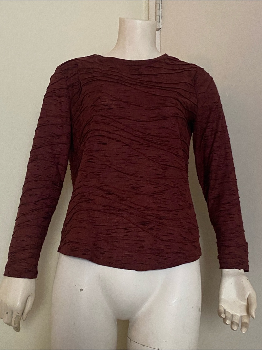 Simply Vera Vera Wang Burgundy Textured Long Sleeve Crewneck Top